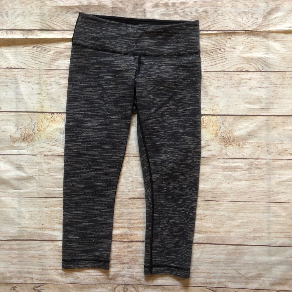 Lululemon‎ Wunder Under crop leggings